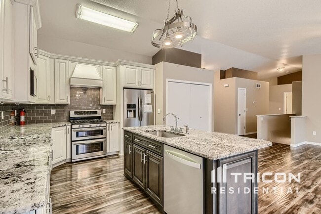 Building Photo - 305 Disc Ln