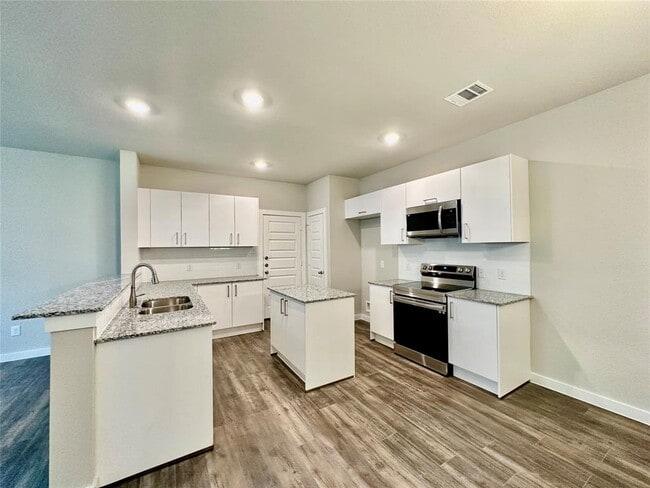 Building Photo - 9844 Grosbeak Ln