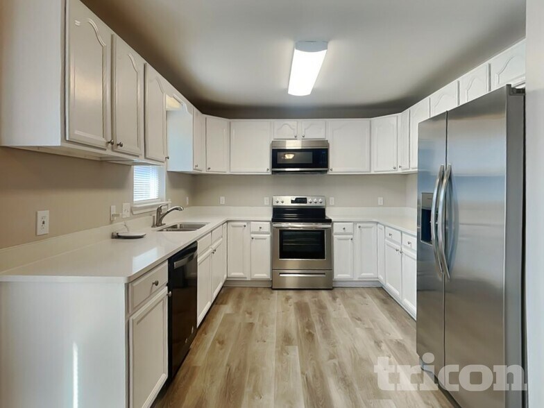 Building Photo - 2010 Beauty St