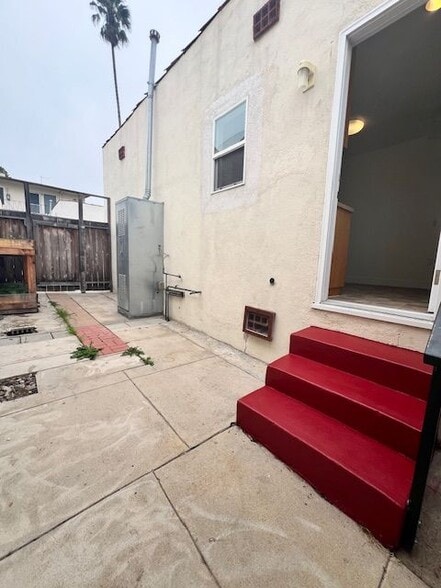 Building Photo - 249 4th Ave