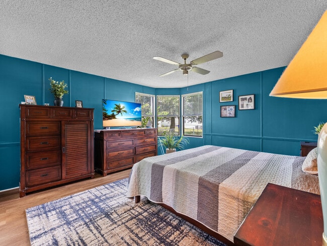 Building Photo - 2855 SW Monarch Trail