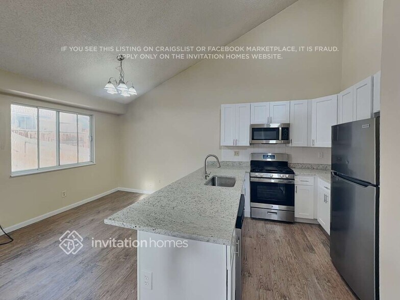 Building Photo - 11417 W 103rd Ave
