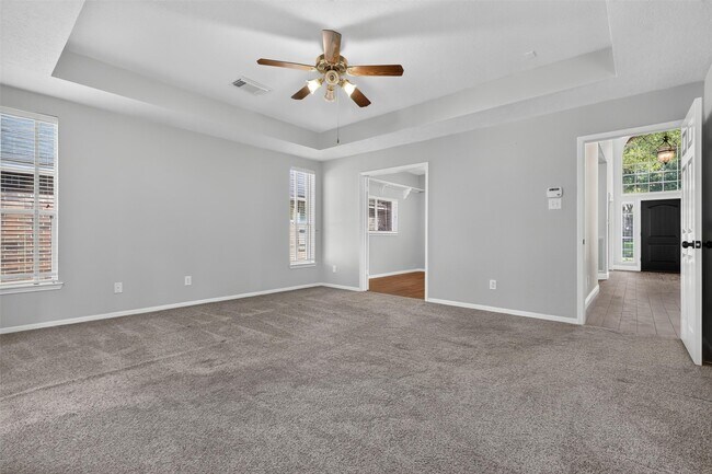 Building Photo - 108 Oak Creek Ln