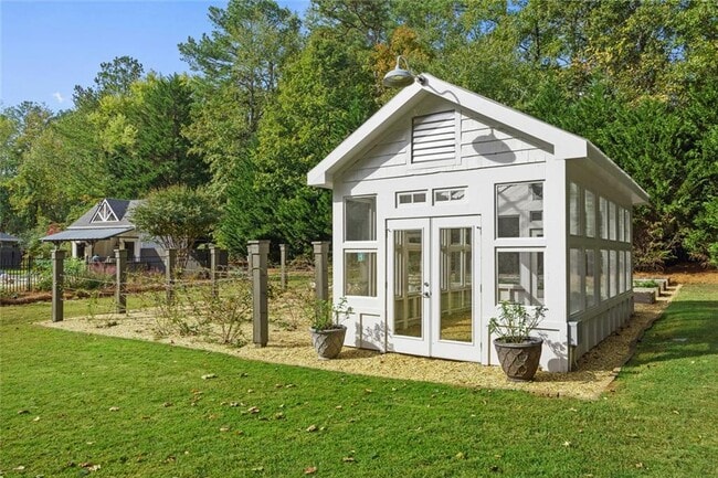 Building Photo - 390 Hembree Rd