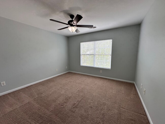Building Photo - Exclusively Offered By Muse Realty Rentals...