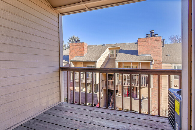 Building Photo - Charming 2-Bed Condo with Cozy Fireplace