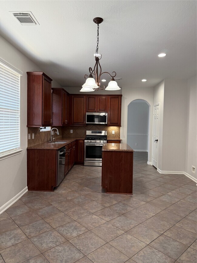 Building Photo - 15226 Olmstead Park Dr