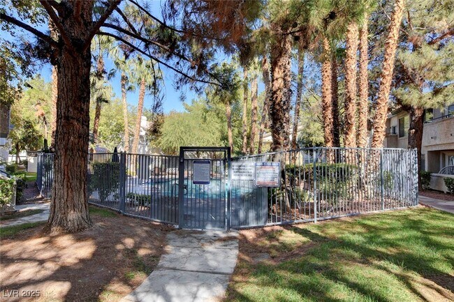 Building Photo - 5216 Mandalay Springs Dr