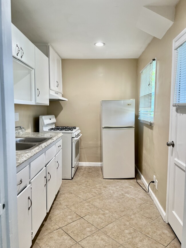 Building Photo - 5820 Pickering Ave