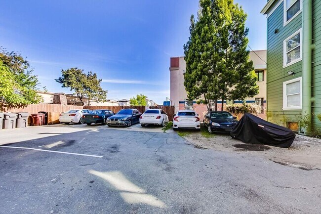 Building Photo - 666 17th St