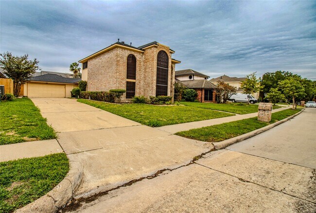 Building Photo - 1914 Hickory Lawn Dr