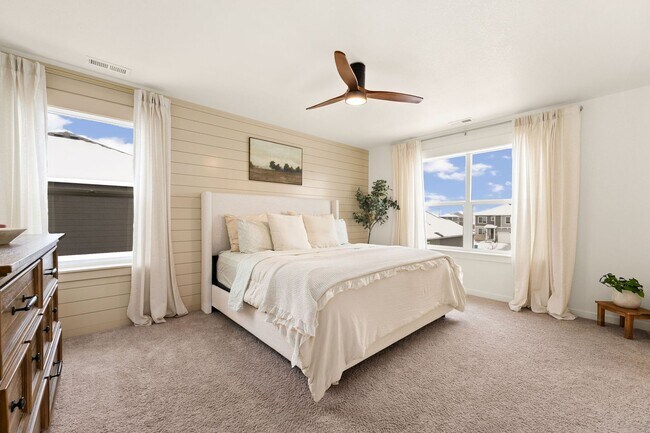 Building Photo - Updated 3-Bedroom Home With 3-Car Garage Close to Commuting, Coffee, and Gym