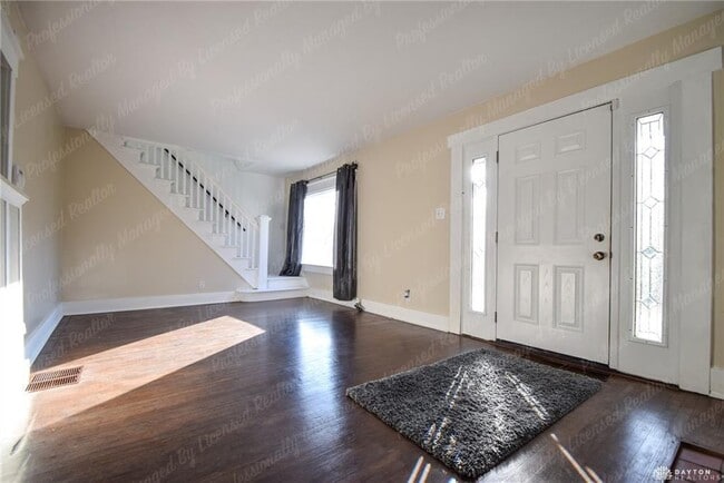 Building Photo - 2926 Robin Rd