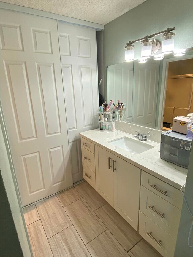 Building Photo - 2397 Donnington Way