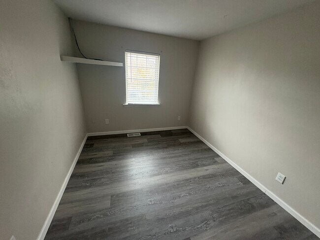 Building Photo - 813 S Grosvenor Ct