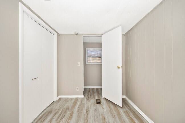 Building Photo - 5201 Amos Reeder Rd