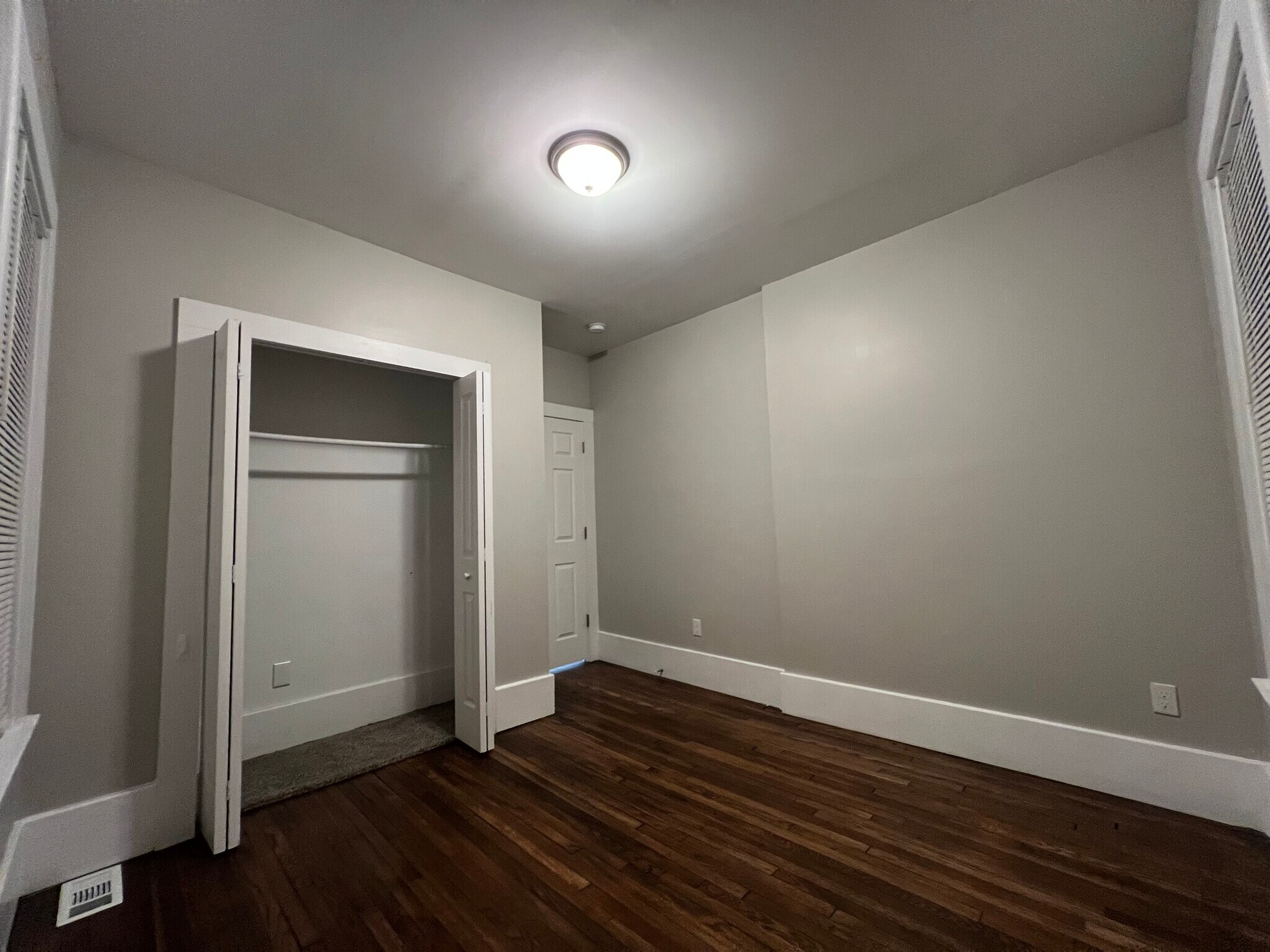 Building Photo - 7426 Dunedin St