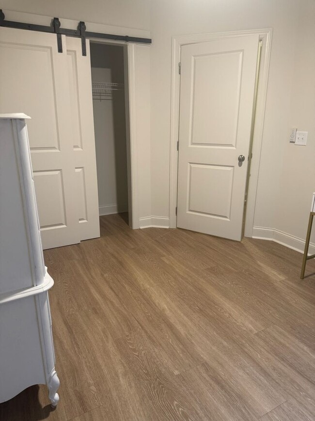 Building Photo - Glenwood Townhomes Unit #103