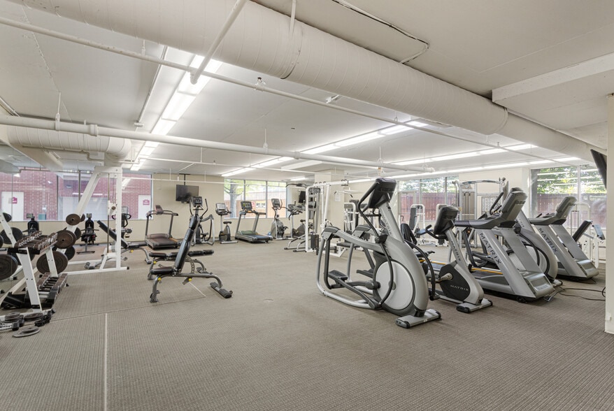 Fitness Room - 1717 S Prairie Ave