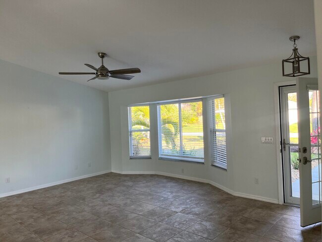 Building Photo - 1911 SE Gaskins Cir