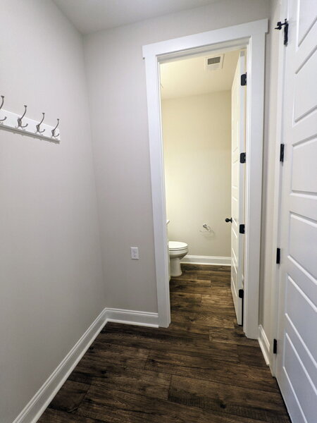 Building Photo - 417 Live Oak Dr