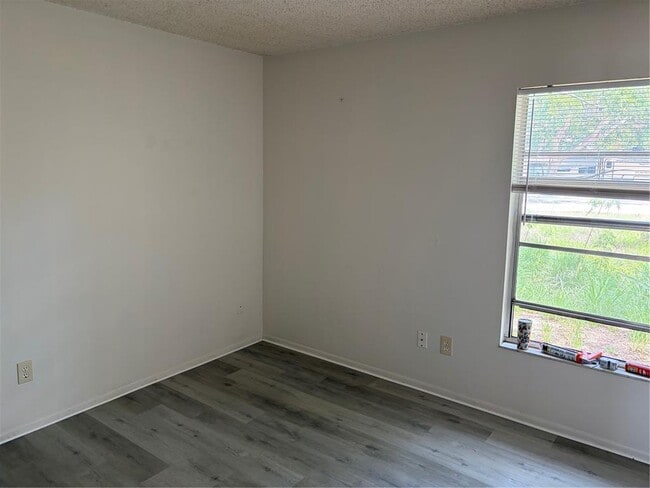 Building Photo - 182 Margie St