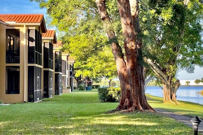 Building Photo - 15525 Miami Lakeway N