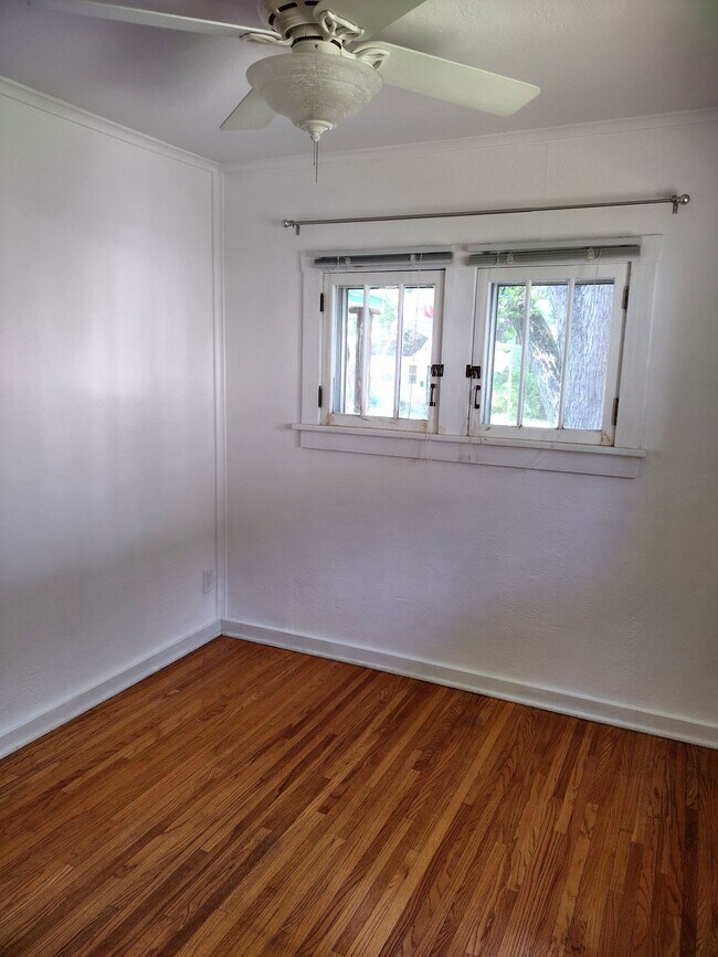 Bedroom - 1837 Sheridan St