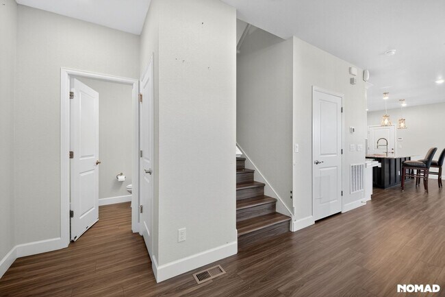 Building Photo - 9822 Rosalee Peak St