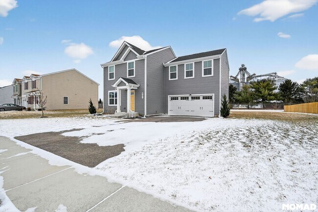 Building Photo - 901 Wilson St