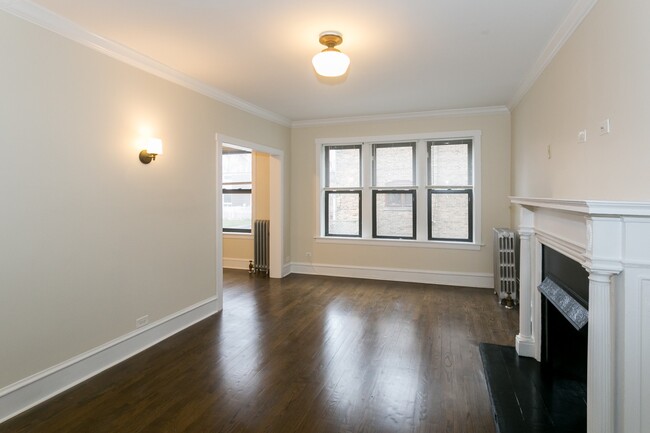 1360 North Living Room - 1360-64 E. 52nd St.