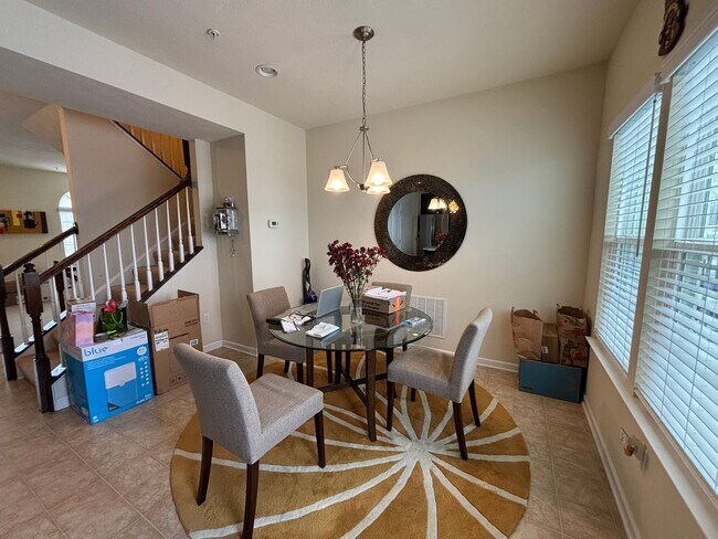 Building Photo - 3 Bedroom Townhome - Carnegie!