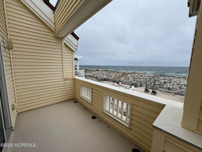 Building Photo - 3608 Ocean Terrace
