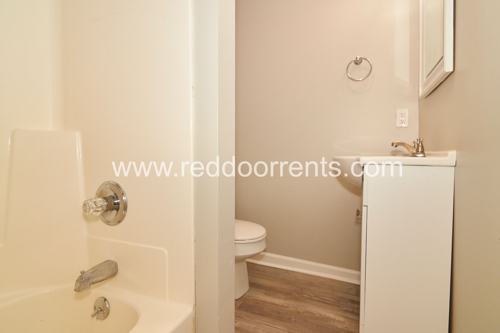 Building Photo - 1337 E Market St