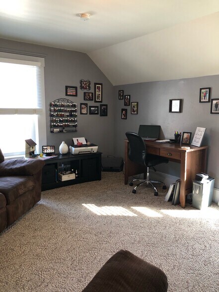 Front room - 17286 Hope Rd