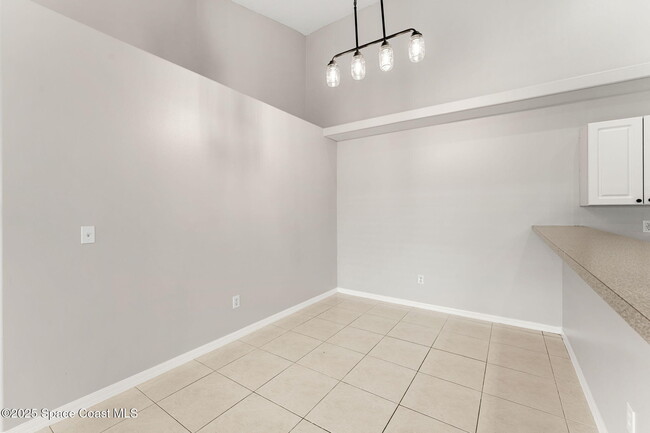Building Photo - 158 Empress Ave