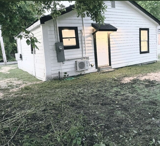 Building Photo - 408 Bowen Ave