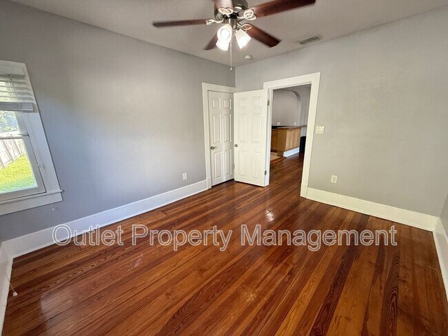 Building Photo - 737 Carlson Dr