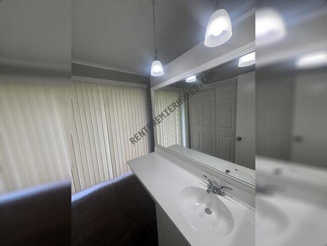 Building Photo - 23139 Lestergate Dr