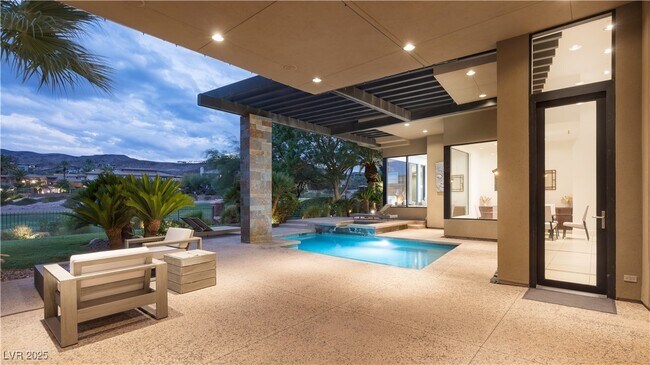 Building Photo - 1501 Foothills Village Dr