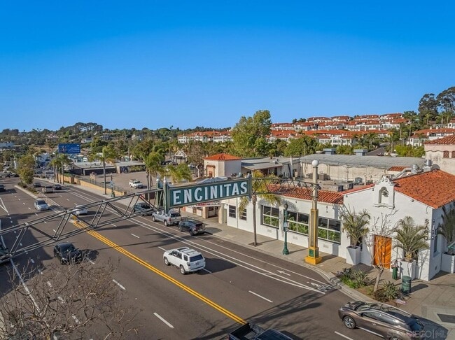 Building Photo - 542-546 3rd St