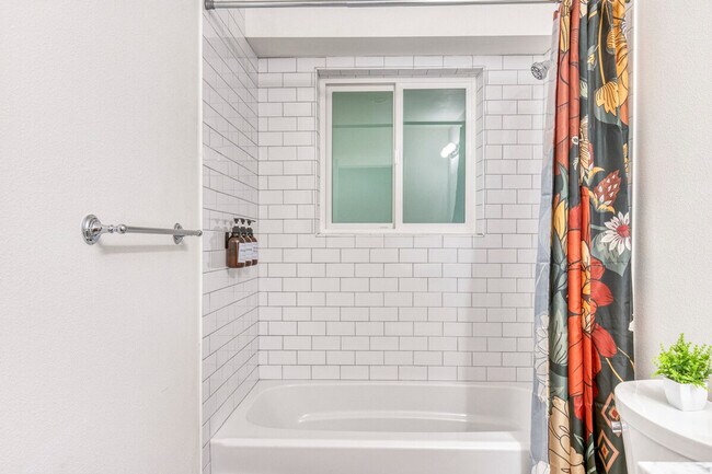 Building Photo - 3201 SW Sherwood Pl