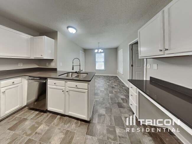 Building Photo - 1802 Bellwick Dr