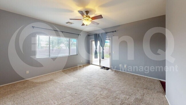 Building Photo - 1419 W Red Creek Dr