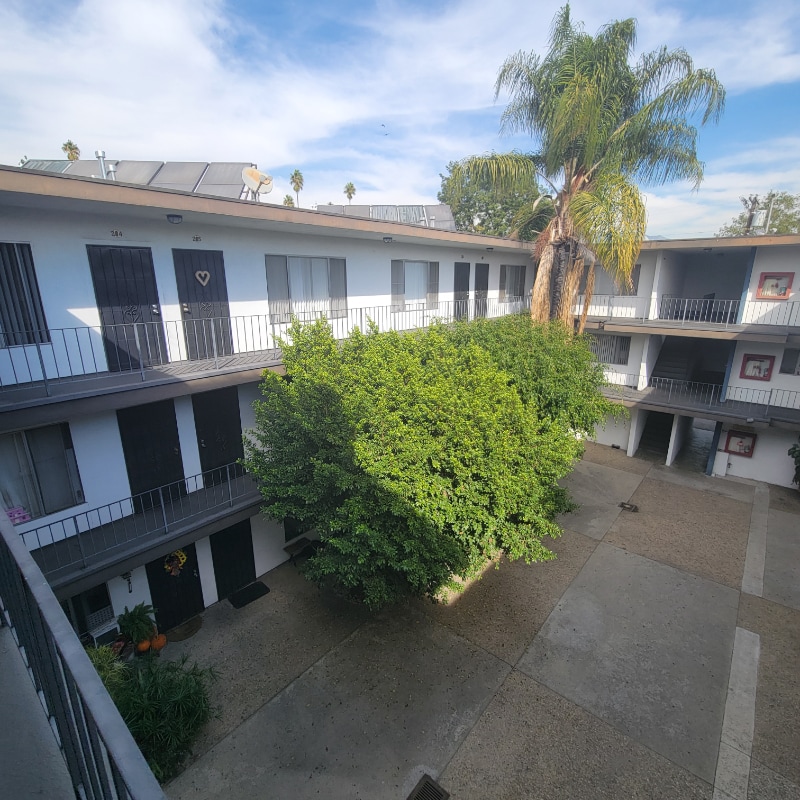 Building Photo - 125 S Ave 53