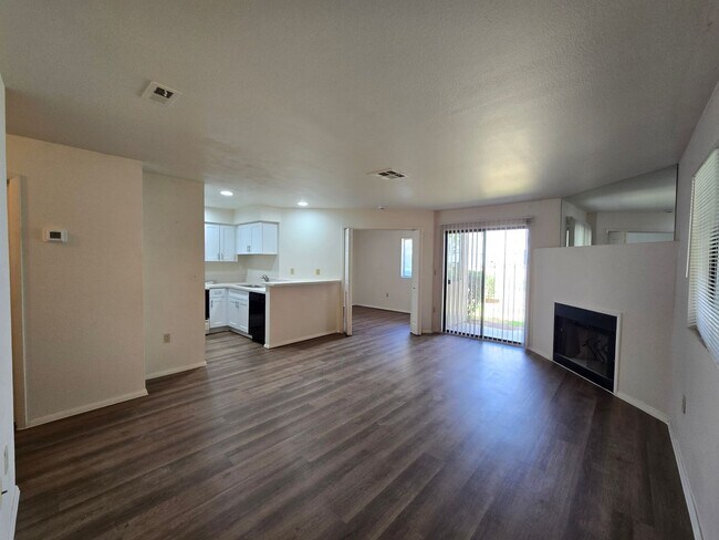 Building Photo - 2180 Pinetop Ln