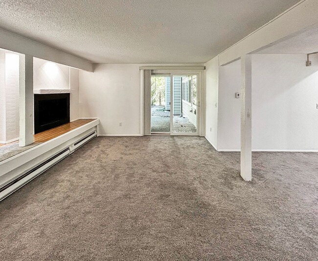 Building Photo - 2Bd/1.75Ba Redmond Condo