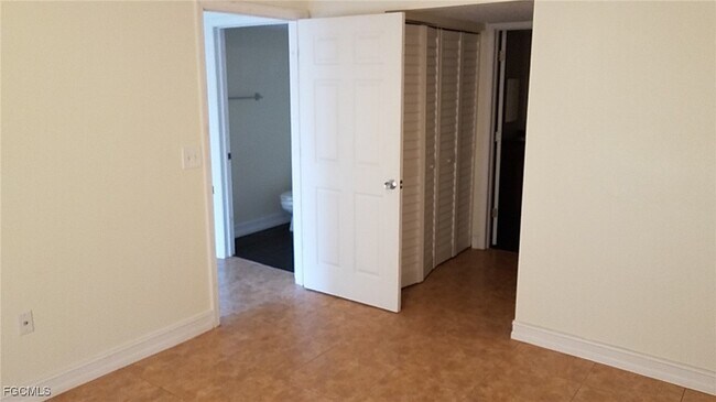 Building Photo - 3419 Winkler Ave