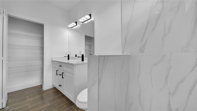 Building Photo - 328 Gordon Ave S