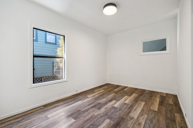 Building Photo - 1033 Central Ave